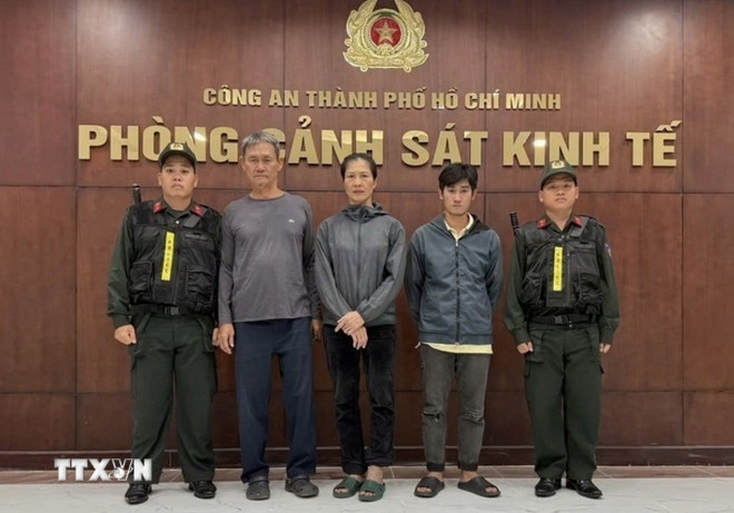 C&aacute;c đối tượng bị khởi tố. (Ảnh: TTXVN ph&aacute;t)