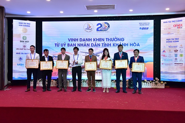 Vinh danh khen thưởng từ UBND tỉnh Kh&aacute;nh H&ograve;a