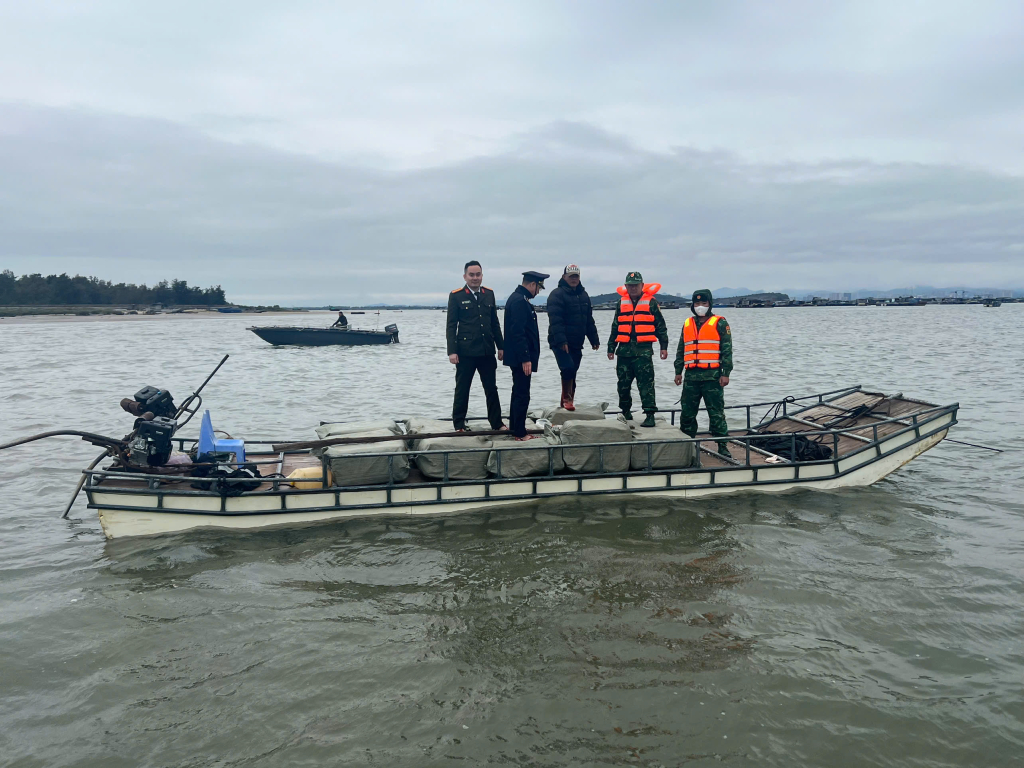 Quảng Ninh: Thu giữ gần 1 tấn nầm lợn đông lạnh nhập lậu qua biên giới Trà Cổ