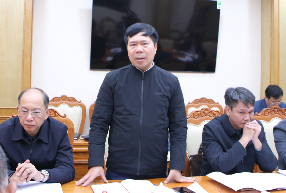 &Ocirc;ng Nguyễn Văn Đương, Gi&aacute;m đốc Ban Quản l&yacute; dự &aacute;n giao th&ocirc;ng v&agrave; n&ocirc;ng nghiệp số 2 ph&aacute;t biểu tại hội nghị.