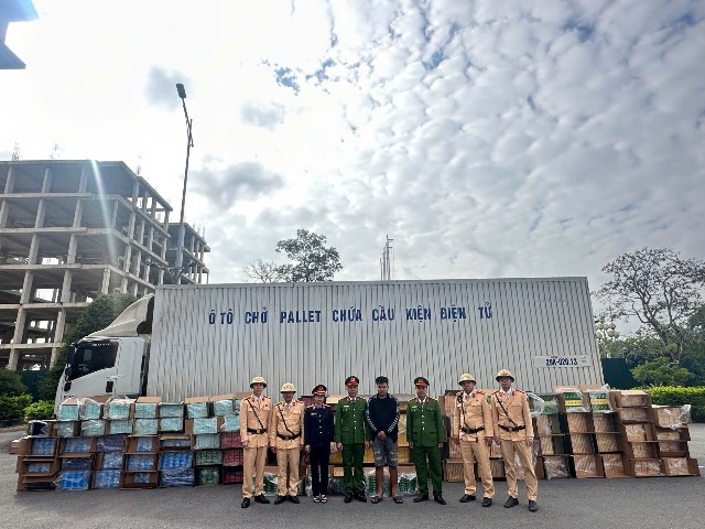 Quảng Trị: Phát hiện, ngăn chặn vụ vận chuyển số lượng lớn thuốc lá nhập lậu trị giá hơn 6 tỷ đồng