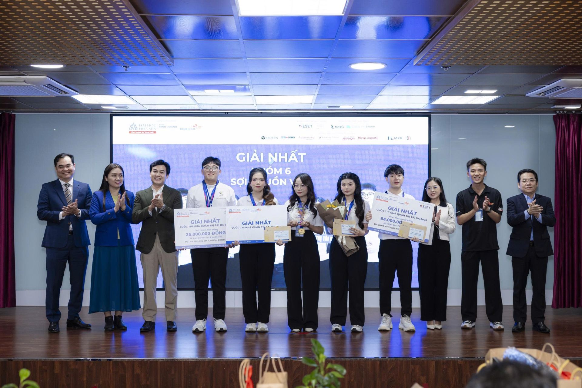 Nhà Quản trị tài ba 2025: Sinh viên HSU thể hiện bản lĩnh quản trị với tư duy hành động để dẫn đầu