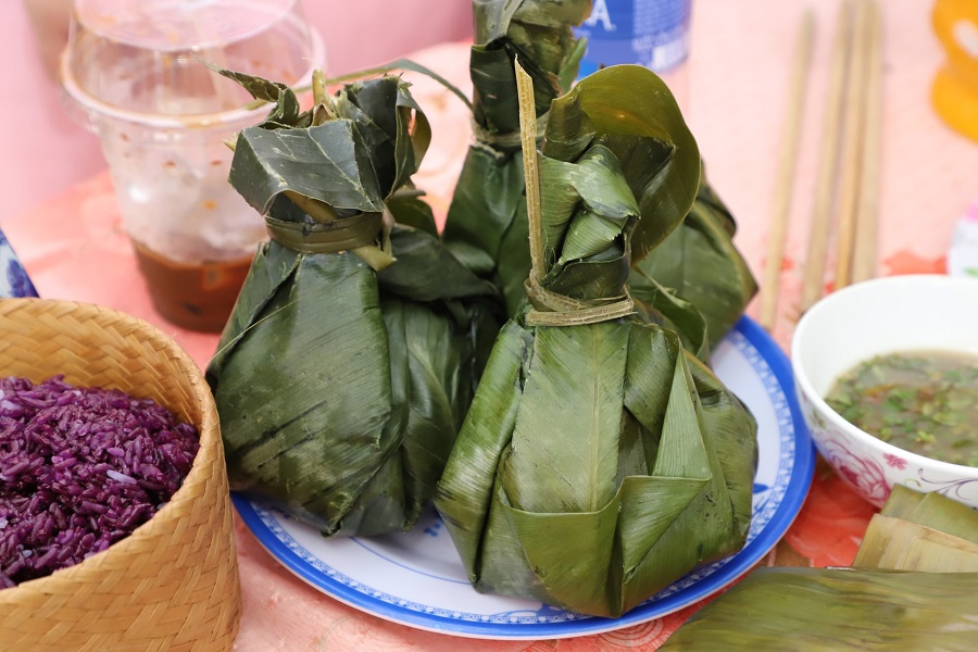 Người Th&aacute;i ưa chuộng chế biến, nấu c&aacute;c m&oacute;n ăn bọc l&aacute; chuối để giữ trọn hương vị tự nhi&ecirc;n v&agrave; gi&uacute;p m&oacute;n ăn dậy m&ugrave;i, đậm vị hơn