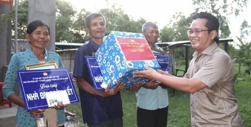 TP. HCM còn 15.287 hộ nghèo theo chuẩn đa chiều