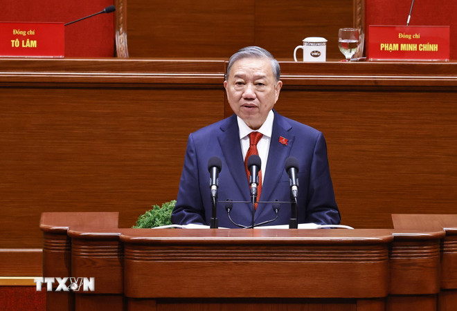 Tổng B&iacute; thư T&ocirc; L&acirc;m thay mặt Ban Chấp h&agrave;nh Trung ương Đảng kh&oacute;a XIV ph&aacute;t biểu &yacute; kiến. (Ảnh: TTXVN)