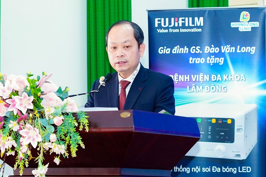 BSCKII Nguyễn Xu&acirc;n Tạo, Gi&aacute;m đốc BVĐK tỉnh L&acirc;m Đồng ph&aacute;t biểu tại buổi lễ