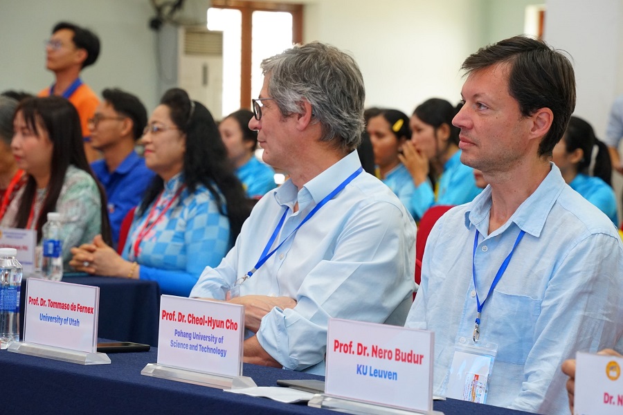 Đại biểu quốc tế dự hội thảo tại Trường Đại học Phan Thiết - Phường Ph&uacute; Thủy