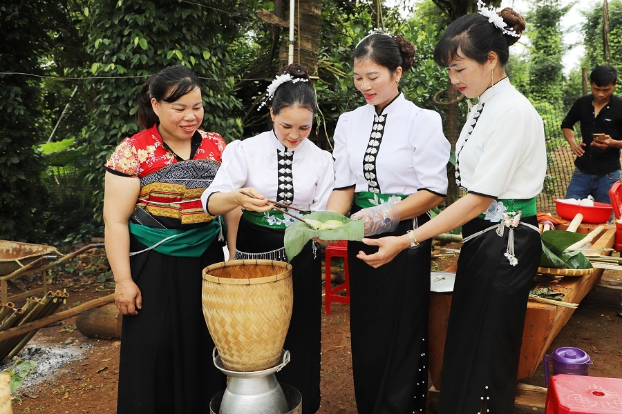Đồng b&agrave;o Th&aacute;i ở bon R&rsquo;B&uacute;t, x&atilde; Quảng Sơn, tỉnh L&acirc;m Đồng giữ hương vị truyền thống trong ẩm thực d&acirc;n tộc