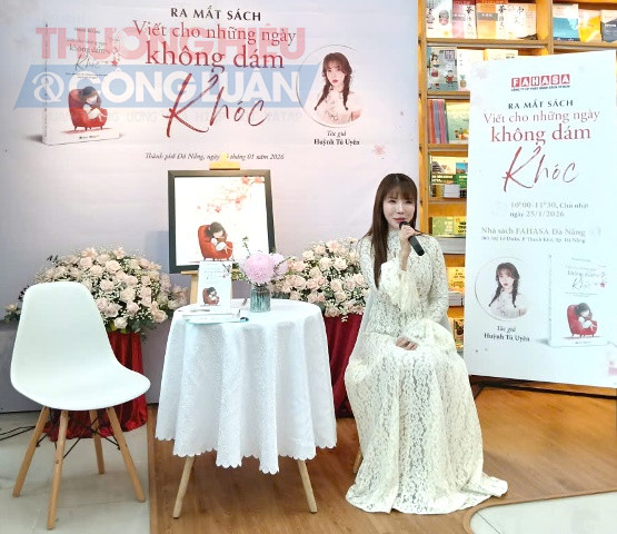 T&aacute;c giả Huỳnh T&uacute; Uy&ecirc;n chia sẻ cảm tưởng những ng&agrave;y sống tr&ecirc;n đất Mỹ, nổi nhớ qu&ecirc; hương Việt Nam v&agrave; h&agrave;nh tr&igrave;nh ra đời cuốn s&aacute;ch &ldquo;Viết cho những ng&agrave;y kh&ocirc;ng d&aacute;m kh&oacute;c&rdquo;.