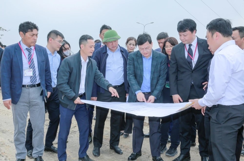 Đẩy nhanh tiến độ xây dựng tại mặt bằng dự án Aeon Mall Thanh Hóa