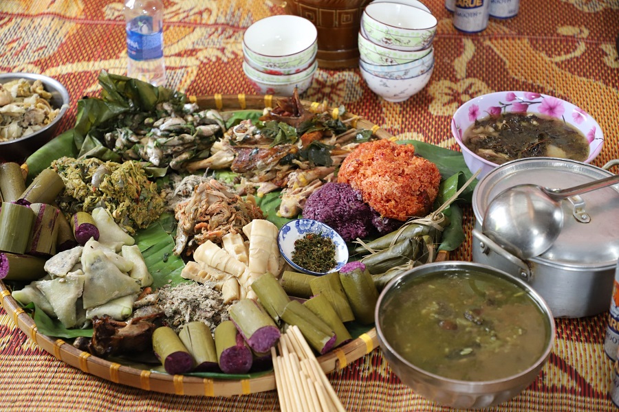 M&acirc;m cơm d&acirc;n d&atilde;, đậm đ&agrave; hương vị tự nhi&ecirc;n của đồng b&agrave;o Th&aacute;i