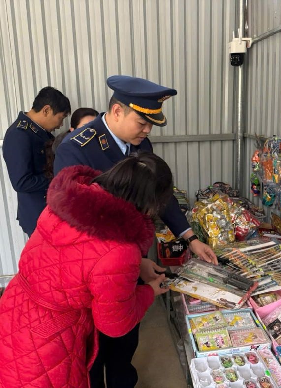 Cao Bằng: Đội QLTT số 2 tăng cường kiểm tra, kiểm soát ATTP dịp Tết Bính Ngọ 2026