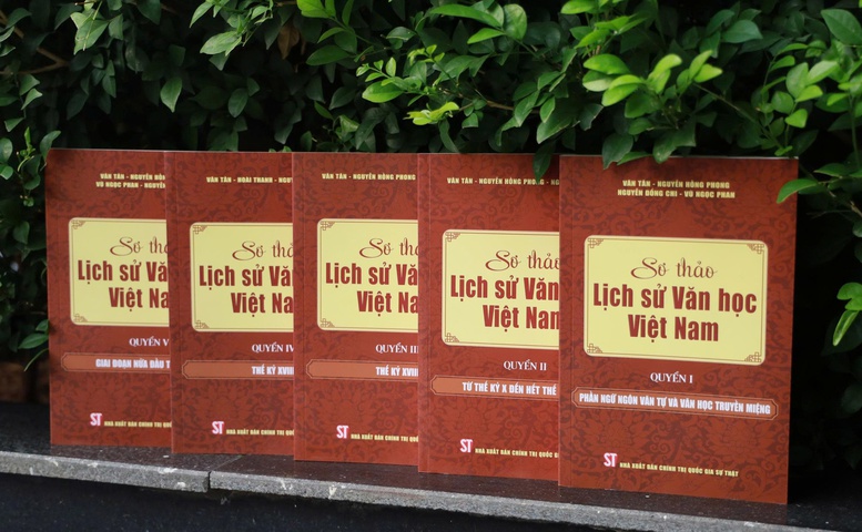 Sơ thảo lịch sử văn học Việt Nam: Khơi nguồn nội lực văn hóa dân tộc