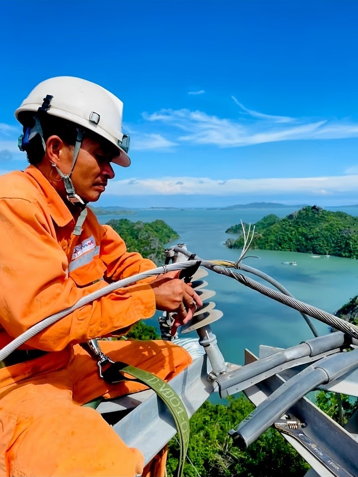 Công ty Điện lực Quảng Ninh: Đảm bảo cấp điện phục vụ phát triển kinh tế - xã hội