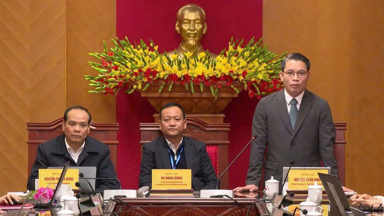 Ông Nguyễn Xuân Nhẫn – Phó Bí thư Đảng ủy, Chủ tịch UBND phường Cam Đường chia sẻ tại hội nghị Ông Nguyễn Xuân Nhẫn – Phó Bí thư Đảng ủy, Chủ tịch UBND phường Cam Đường chia sẻ tại hội nghị