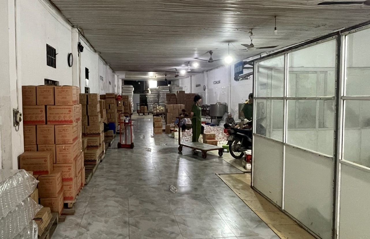 Khởi tố Giám đốc Công ty Ngân Hà Vĩnh Phúc về tội sản xuất, kinh doanh tương ớt, nước chấm giả