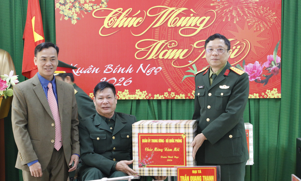 Đoàn công tác Quân ủy Trung ương, Bộ Quốc phòng thăm, tặng quà Tết tại tỉnh Bắc Ninh