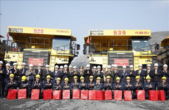 Tổng Bí thư Tô Lâm gặp mặt, chúc Tết công nhân ngành Than tại Quảng Ninh