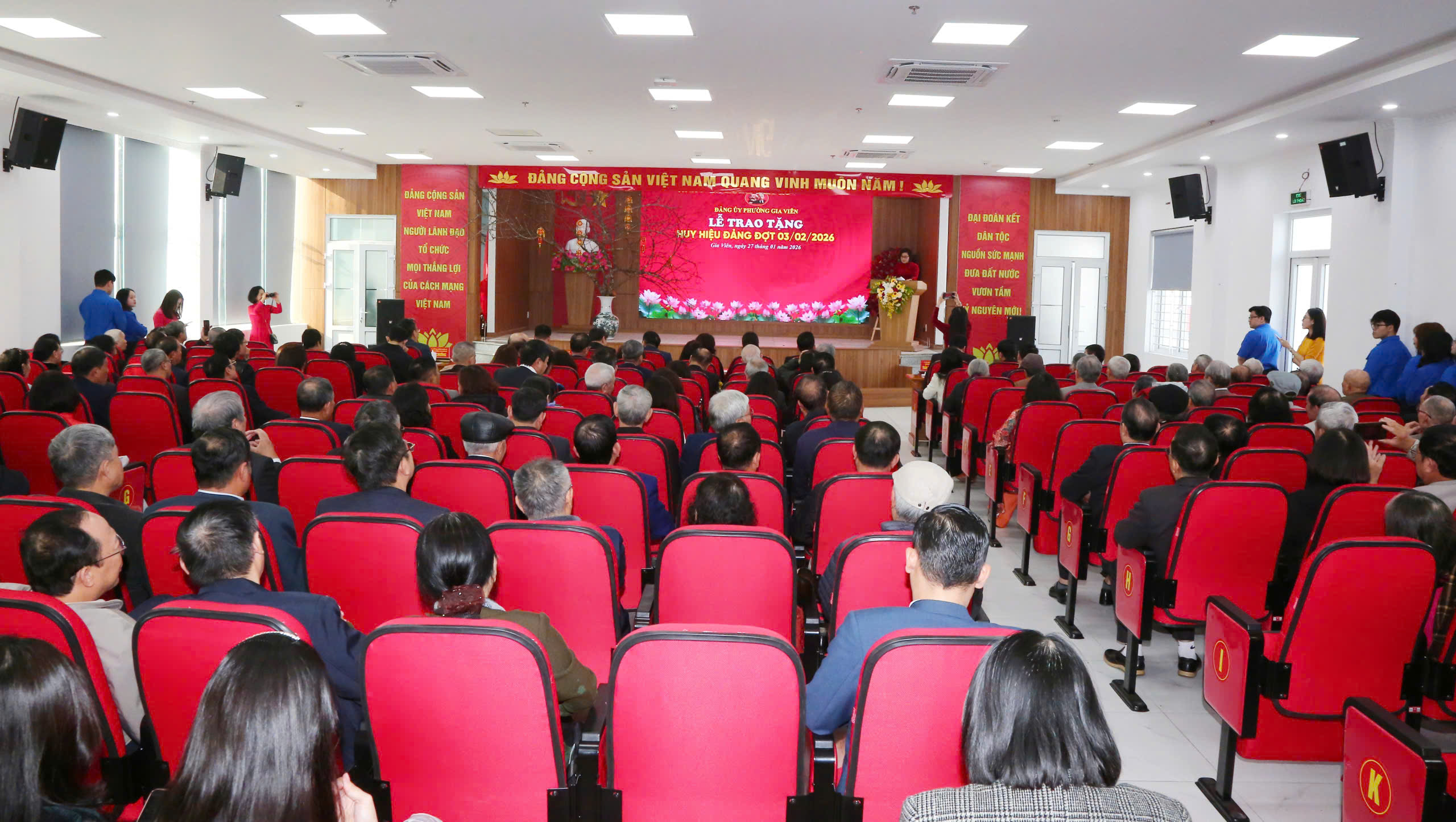 To&agrave;n cảnh Hội nghị.