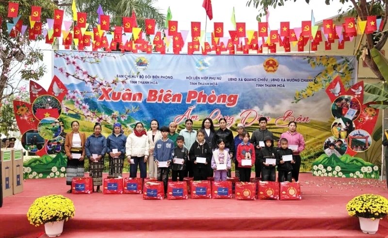 “Xuân Biên phòng ấm lòng dân bản” tại Thanh Hóa