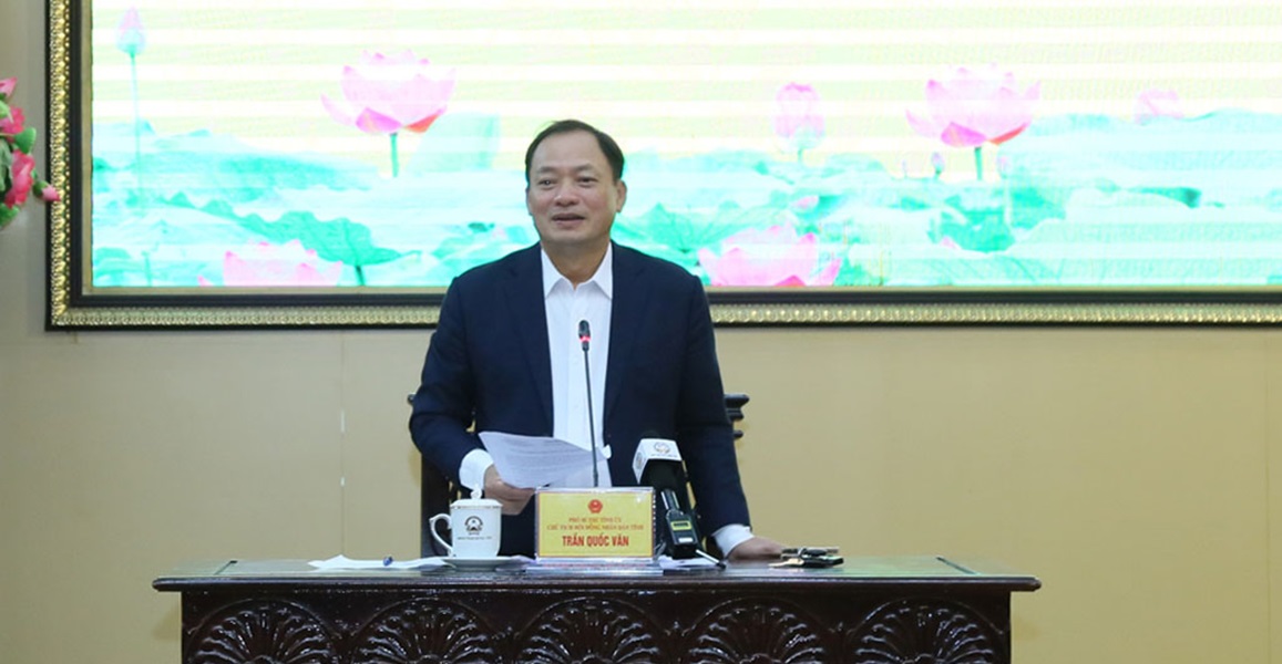 Ông Trần Quốc Văn, Phó Bí thư Tỉnh ủy, Chủ tịch HĐND tỉnh Hưng Yên, Trưởng đoàn giám sát phát biểu Ông Trần Quốc Văn, Phó Bí thư Tỉnh ủy, Chủ tịch HĐND tỉnh Hưng Yên, Trưởng đoàn giám sát phát biểu