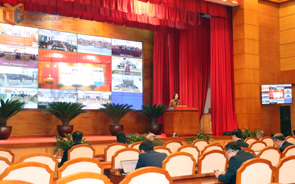 Hội nghị tập huấn nghiệp vụ công tác bầu cử được kết nối trực tuyến tới điểm cầu 54 xã, phường, đặc khu. Hội nghị tập huấn nghiệp vụ công tác bầu cử được kết nối trực tuyến tới điểm cầu 54 xã, phường, đặc khu.