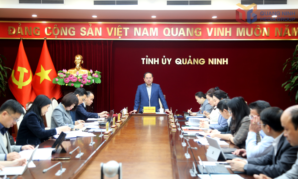 &Ocirc;ng Quản Minh Cường, Ủy vi&ecirc;n Trung ương Đảng, B&iacute; thư Tỉnh ủy, Trưởng Đo&agrave;n ĐBQH tỉnh l&agrave;m việc với Sở Gi&aacute;o dục v&agrave; Đ&agrave;o tạo về kết quả thực hiện nhiệm vụ năm 2025 v&agrave; phương hướng, nhiệm vụ năm 2026.