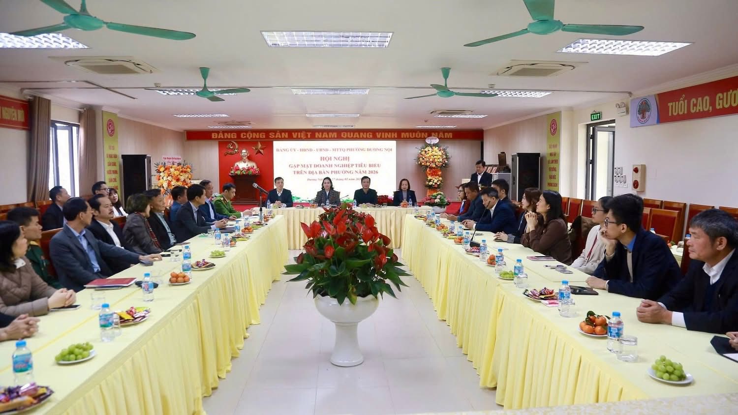 Phường Dương Nội gặp mặt doanh nghiệp tiêu biểu, tạo đà phát triển bền vững