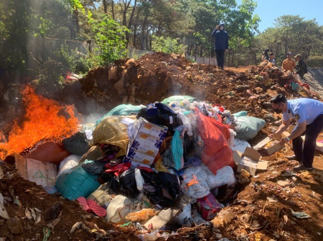 Gia Lai tiêu hủy gần 28.000 sản phẩm hàng hóa nhập lậu