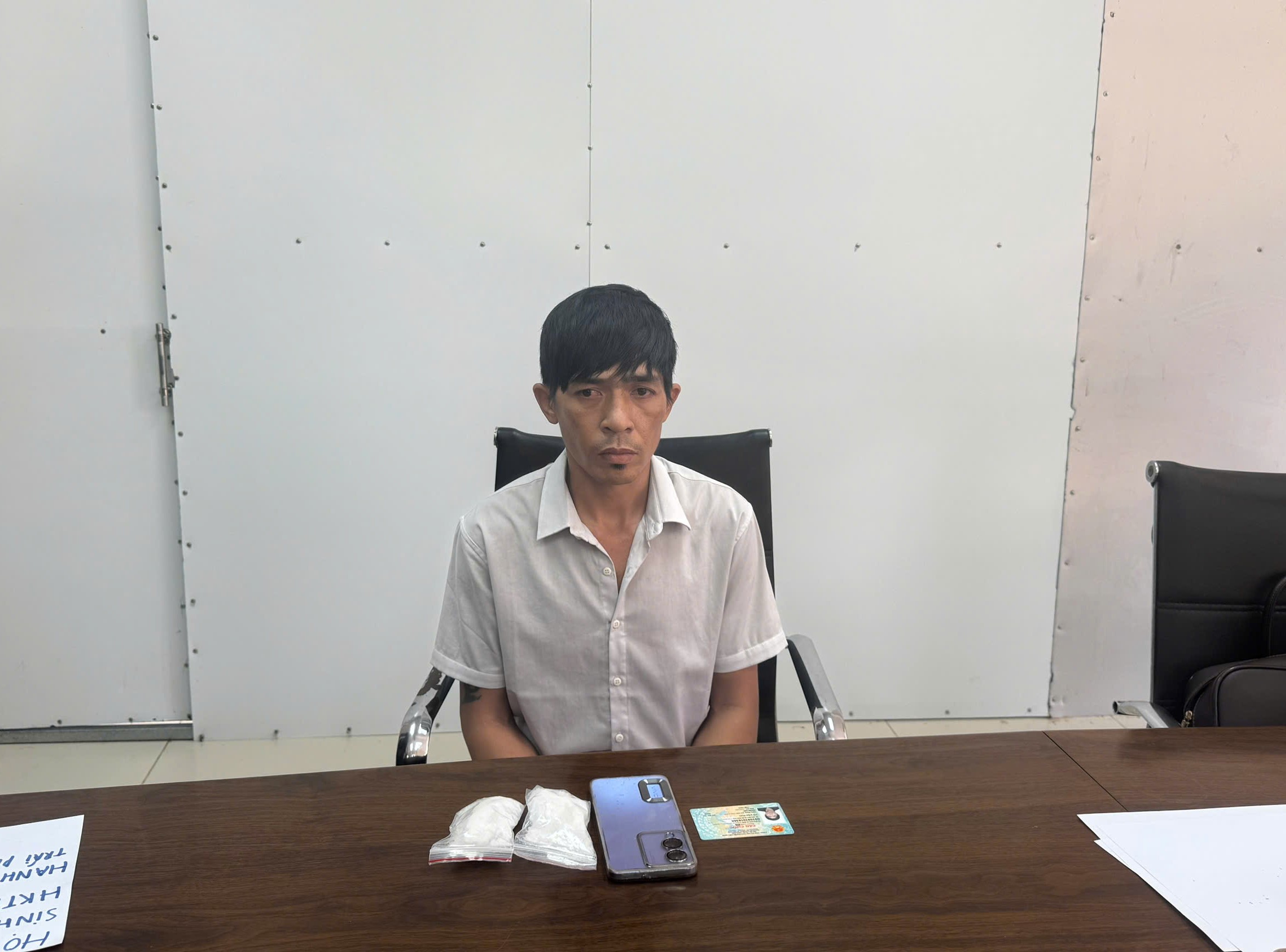 Vùng Cảnh sát biển 4 bắt quả tang đối tượng vận chuyển trái phép chất ma túy