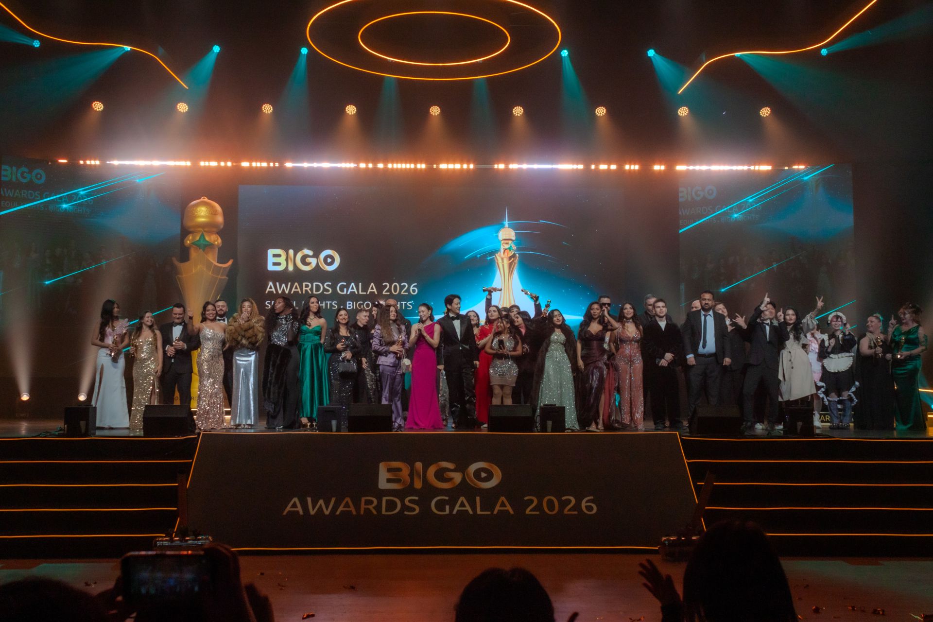 Nhà sáng tạo Việt Nam tỏa sáng trên sân khấu toàn cầu tại BIGO Awards Gala 2026