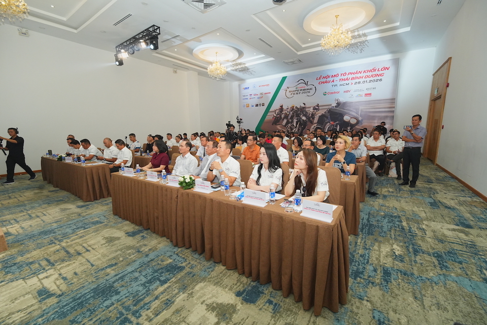 Quang cảnh buổi họp b&aacute;o c&ocirc;ng bố Lễ hội m&ocirc; t&ocirc; ph&acirc;n khối lớn Ch&acirc;u &Aacute; - Th&aacute;i B&igrave;nh Dương (Castrol Superbike Fest 2026).