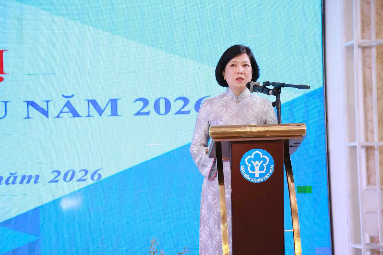 Đồng ch&iacute; Trần Thị Hương, B&iacute; thư Đảng ủy, Gi&aacute;m đốc BHXH th&agrave;nh phố Hải Ph&ograve;ng ph&aacute;t biểu tại Hội nghị.