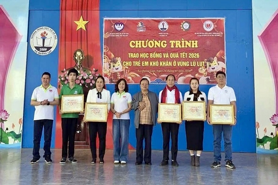 Hội Bảo trợ Bệnh nh&acirc;n ngh&egrave;o - Người khuyết tật v&agrave; Bảo vệ quyền trẻ em tỉnh L&acirc;m Đồng trao bằng tri &acirc;n c&aacute;c nh&agrave; t&agrave;i trợ