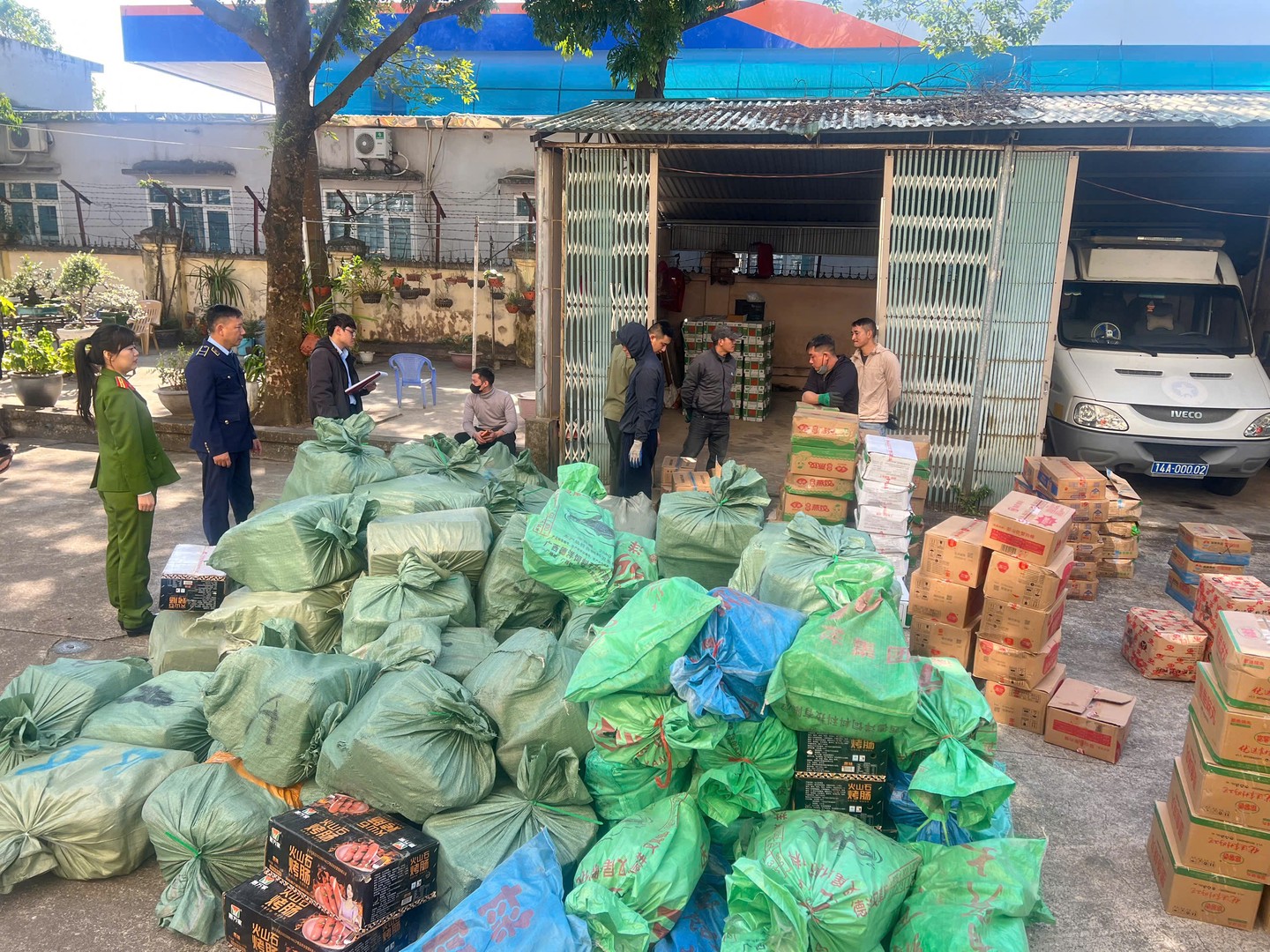 Quảng Ninh: Xử lý 250 vụ vi phạm về buôn lậu, gian lận thương mại trong đợt cao điểm