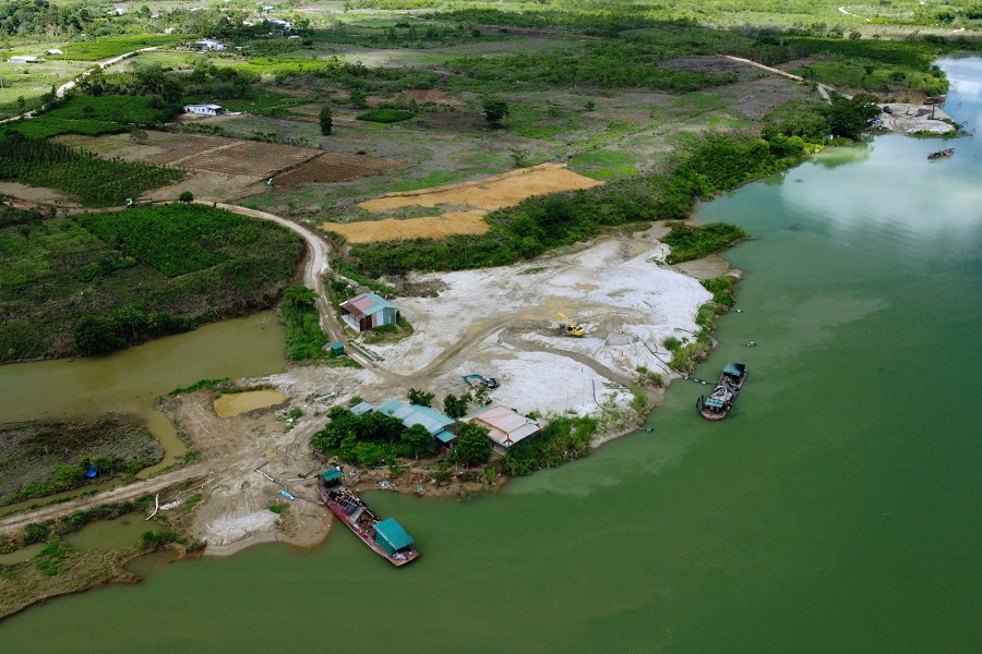 Một doanh nghiệp khai th&aacute;c c&aacute;t tại x&atilde; Quảng Ph&uacute;, tỉnh L&acirc;m Đồng được kiểm tra cuối năm 2025