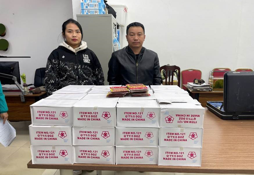 Hà Nội: Khởi tố 2 đối tượng buôn bán súng bắn pháo nổ và pháo nổ trái phép