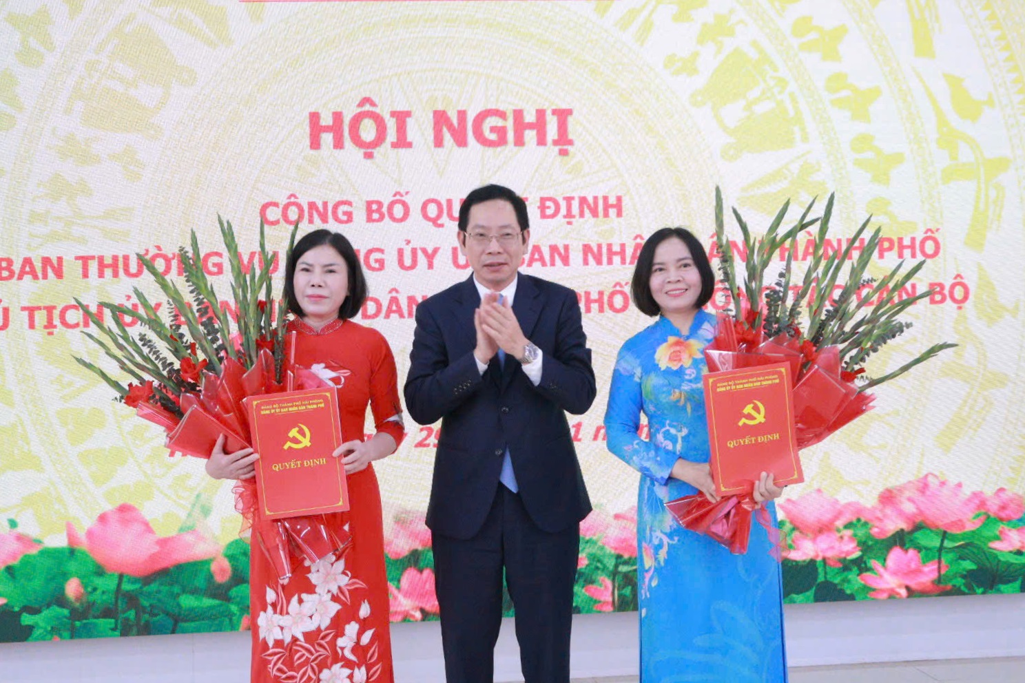 Công bố các quyết định về công tác cán bộ tại Trường Đại học Hải Dương