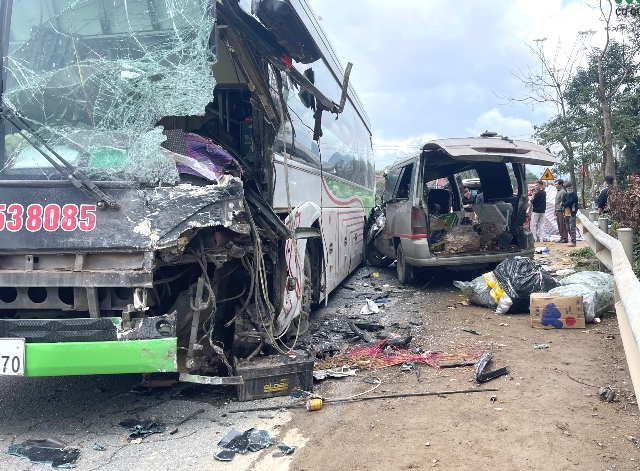 Quảng Trị: Vụ tai nạn nghiêm trọng khiến 5 người thương vong