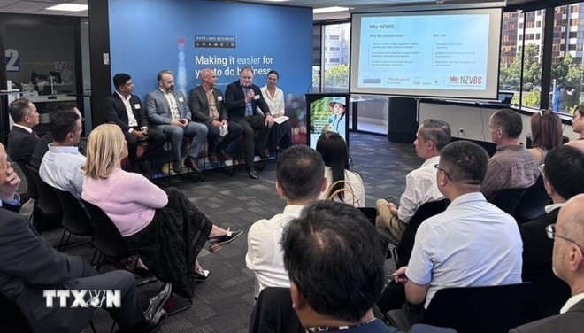 Giao lưu, kết nối doanh nghiệp tại Lễ khai trương. (Ảnh: TTXVN phát) Giao lưu, kết nối doanh nghiệp tại Lễ khai trương. (Ảnh: TTXVN phát)