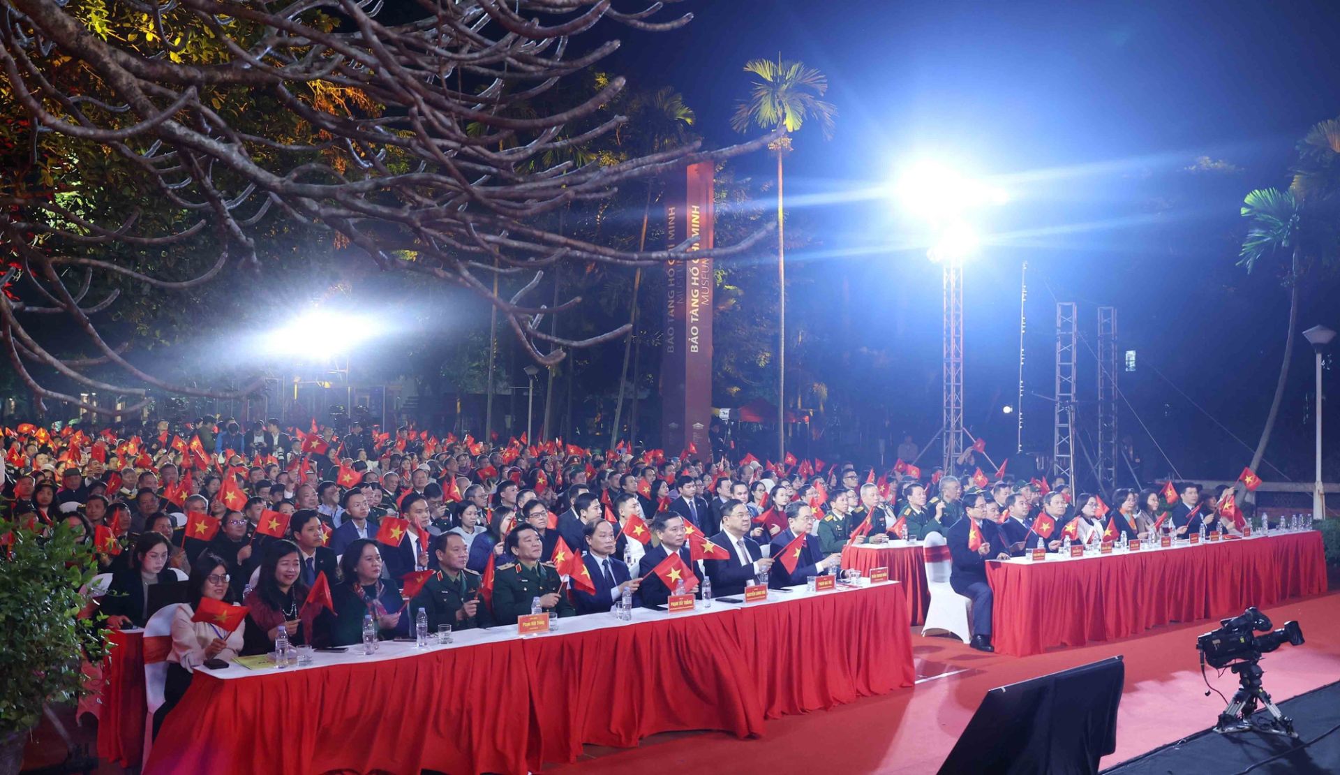 Đại biểu tham dự tại điểm cầu H&agrave; Nội.