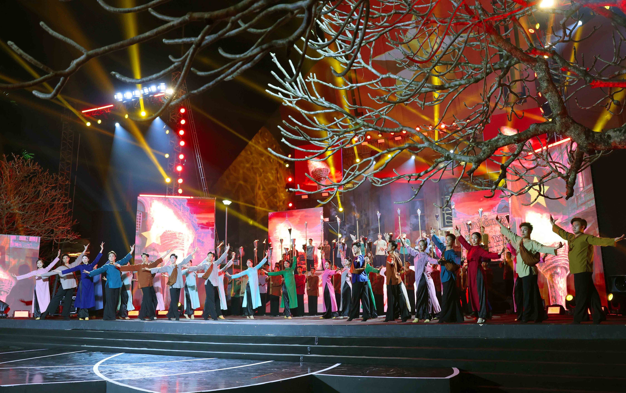 Tiết mục nghệ thuật biểu diễn trong chương tr&igrave;nh tại điểm cầu H&agrave; Nội.