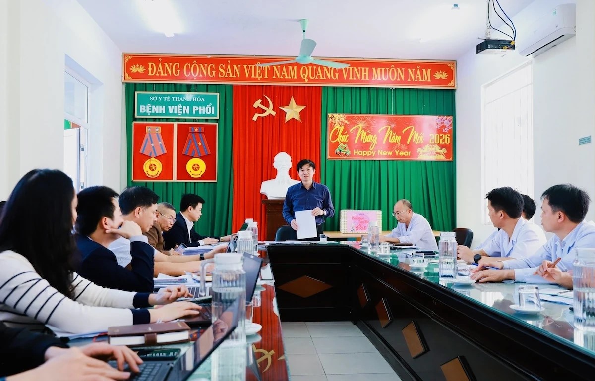 Gi&aacute;m đốc Sở Y tế L&ecirc; Văn Cường, ph&aacute;t biểu kết luận buổi gi&aacute;m s&aacute;t.