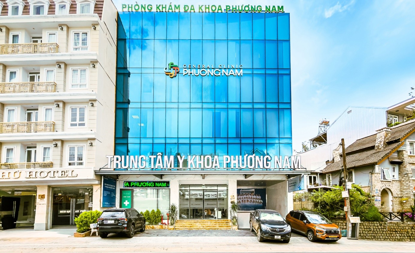 Kh&ocirc;ng gian hiện đại, sạch sẽ, được thiết kế khoa học gi&uacute;p quy tr&igrave;nh kh&aacute;m chữa bệnh diễn ra thuận tiện, chuy&ecirc;n nghiệp