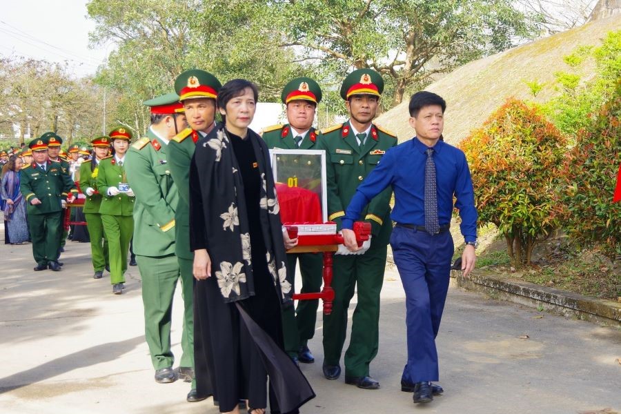 Quảng Trị: Lễ viếng, truy điệu và an táng 5 hài cốt liệt sĩ