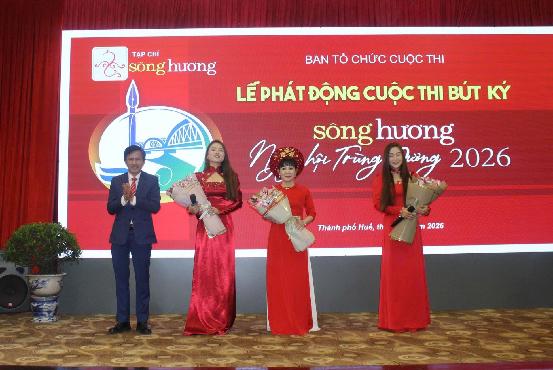Huế: Phát động cuộc thi bút ký “Sông Hương - ngày hội trùng dương”