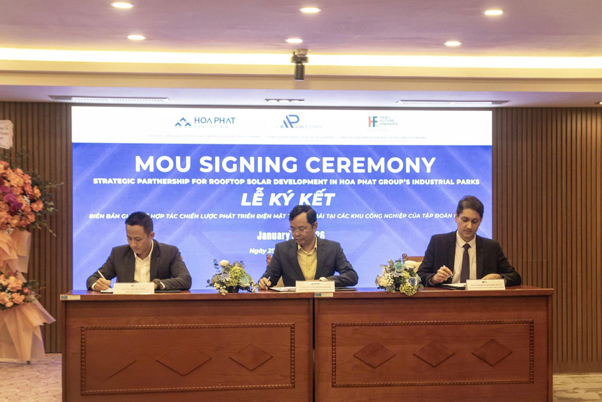 Hòa Phát hợp tác chiến lược phát triển điện mặt trời áp mái tại các khu công nghiệp