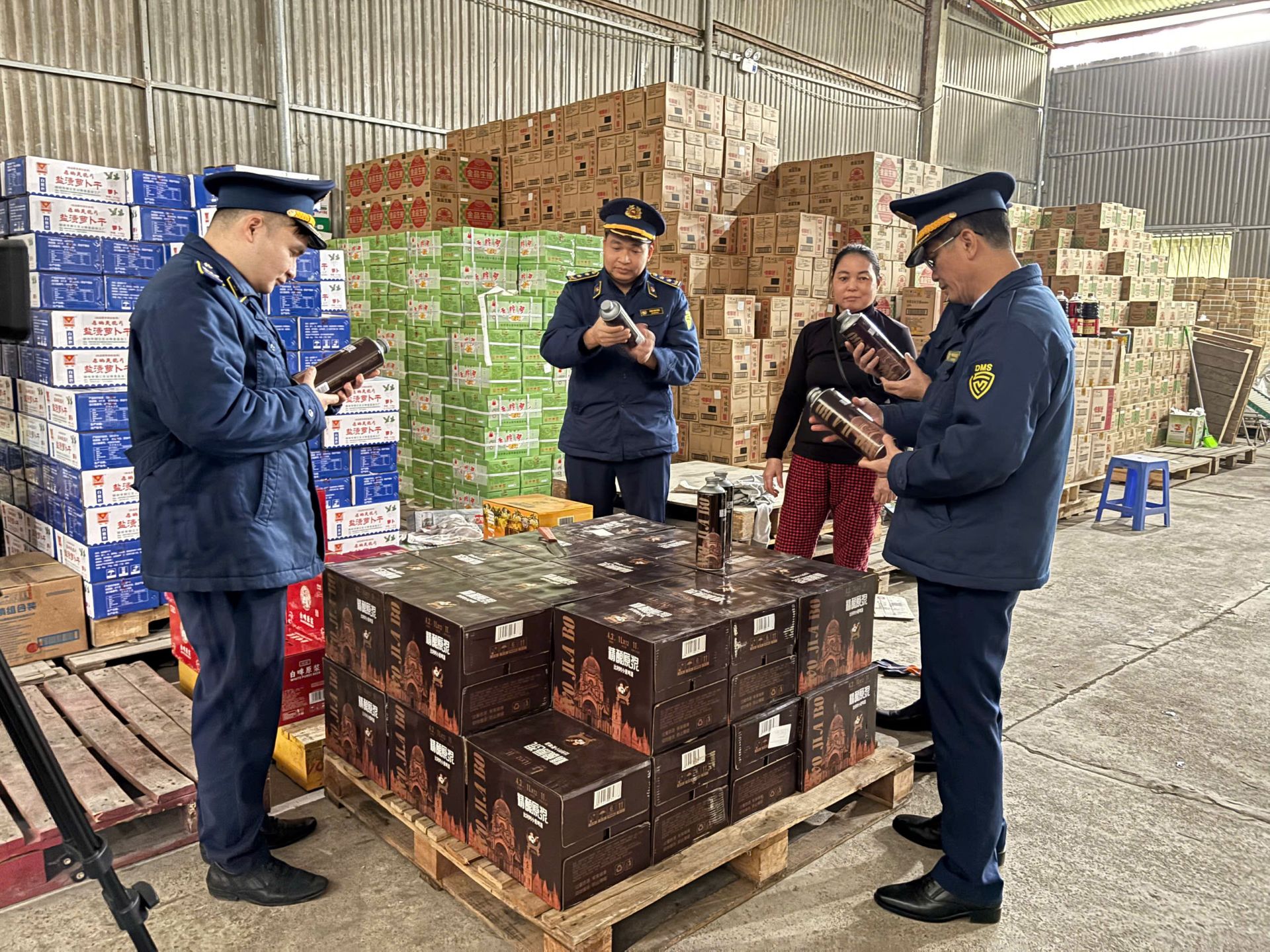 Lạng Sơn: Đồng loạt kiểm tra kho thực phẩm, phạt gần 70 triệu đồng trong một tuần