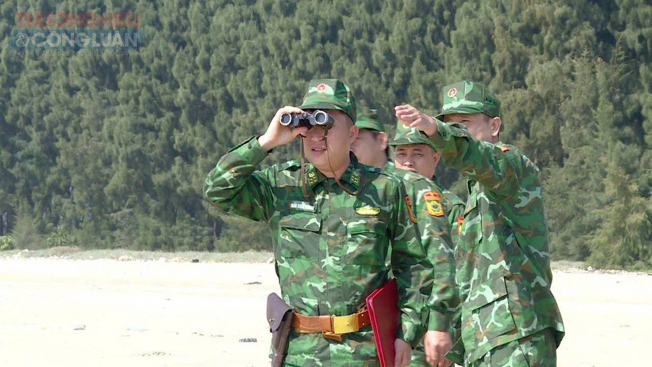 Tuẩn tra tr&ecirc;n biển