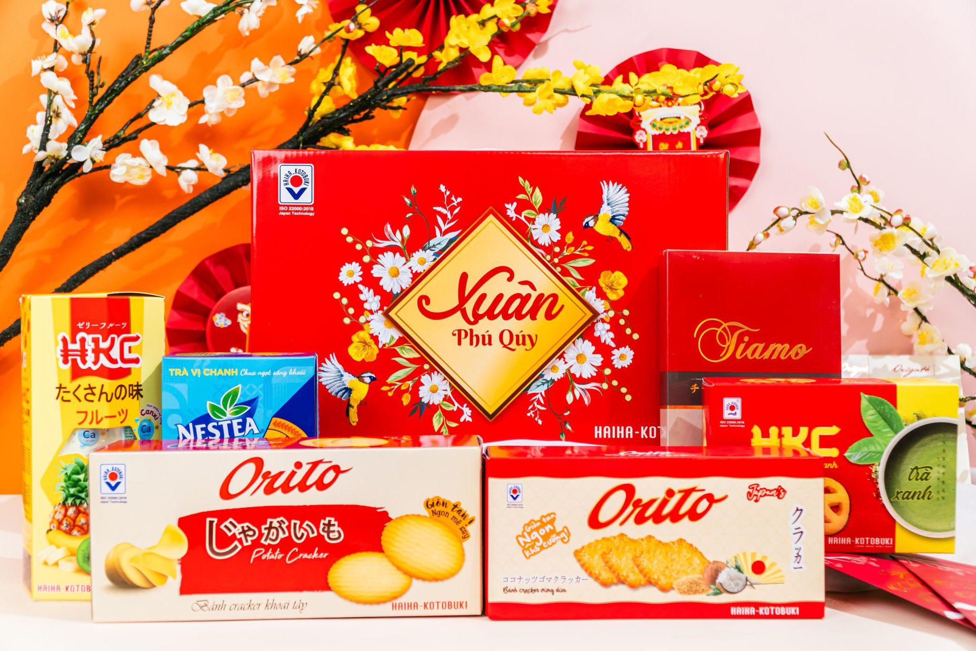 Phía sau sự sôi động của thị trường bánh kẹo Tết